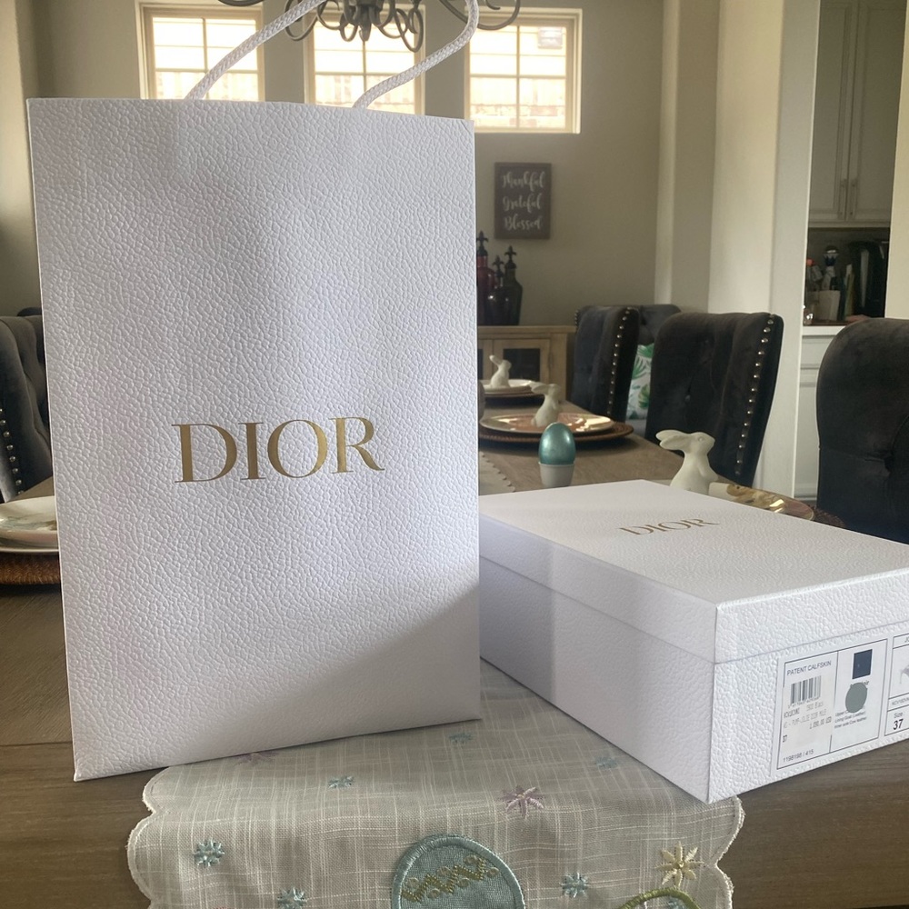 Original white Dior paper bag Only. - Picture 2 of 2